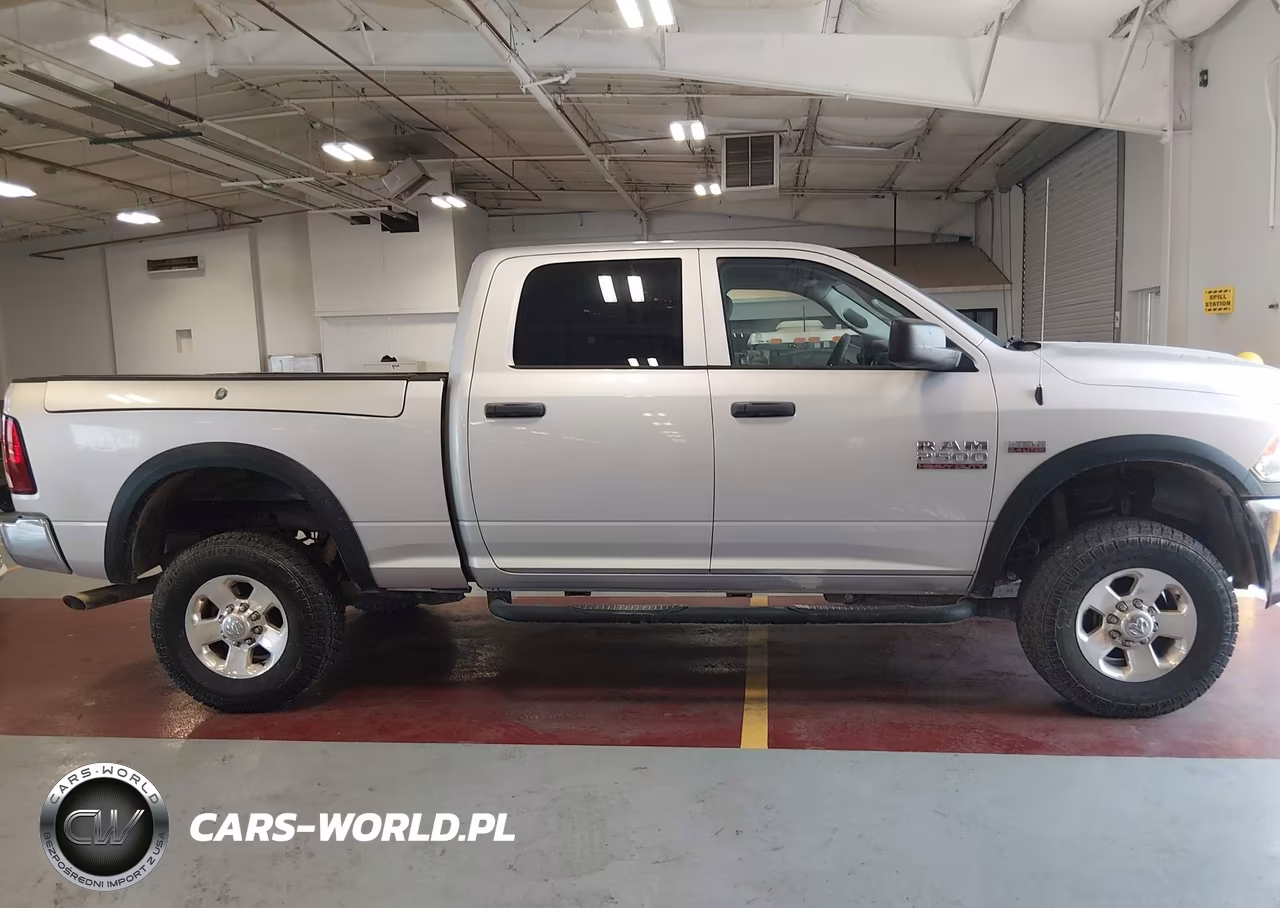 2017 Ram 2500 Tradesman 4X4 6'4 Box VIN:3C6TR5CJXHG713362 - 11