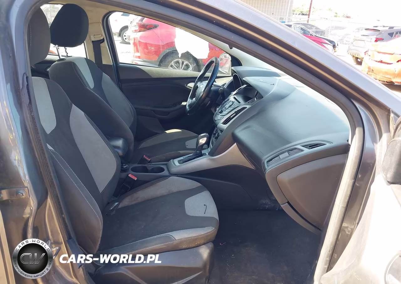 2012 Ford Focus Se VIN:1FAHP3F24CL413816 - 5