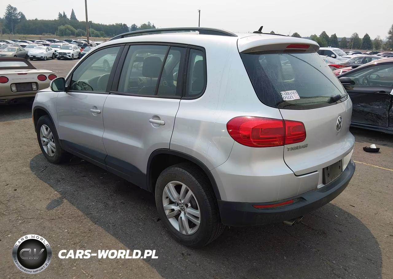 2016 Volkswagen Tiguan S VIN:WVGAV7AX5GW586448 - 3