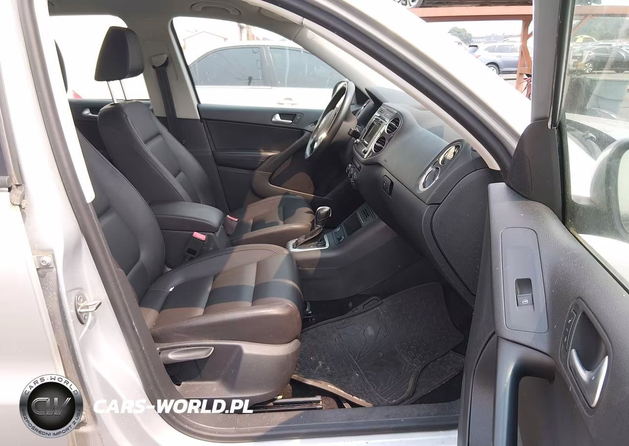 2016 Volkswagen Tiguan S VIN:WVGAV7AX5GW586448 - 5