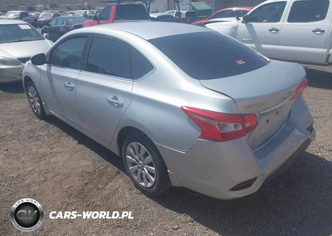 2018 Nissan Sentra S VIN:3N1AB7AP0JY257429 - 3