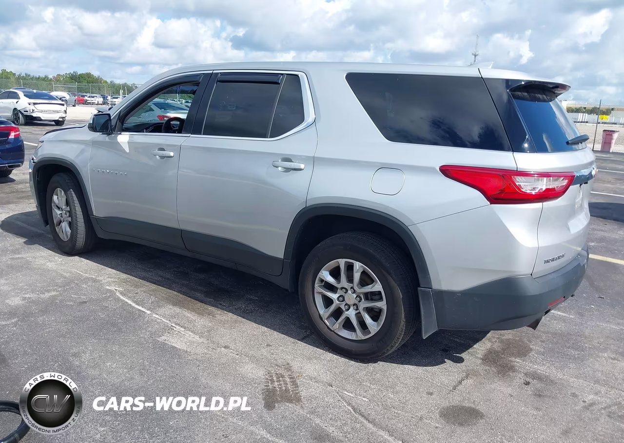 2018 Chevrolet Traverse Ls VIN:1GNERFKW3JJ109796 - 3