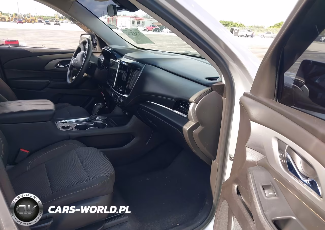 2018 Chevrolet Traverse Ls VIN:1GNERFKW3JJ109796 - 5