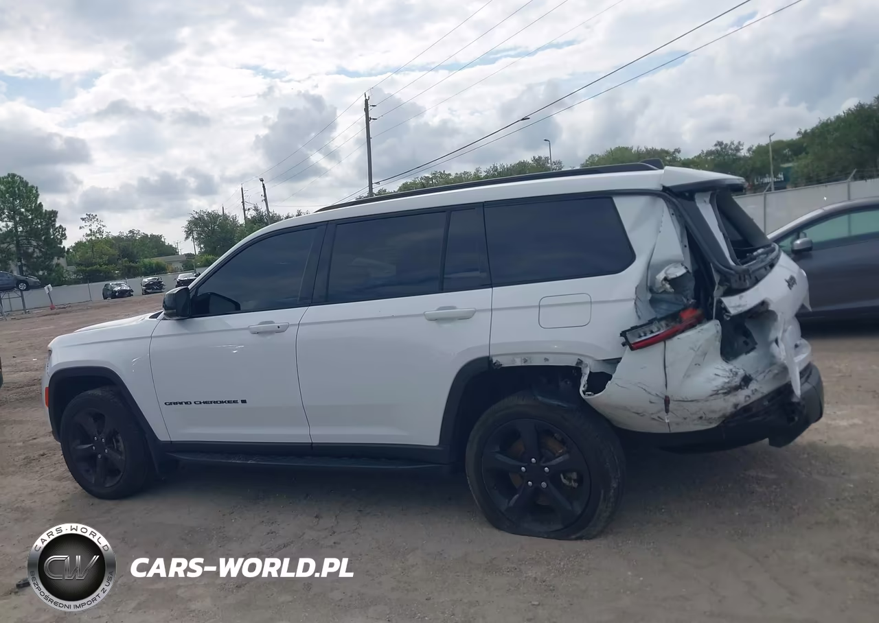 2023 Jeep Grand Cherokee L Limited 4X4 VIN:1C4RJKBG0P8736345 - 14