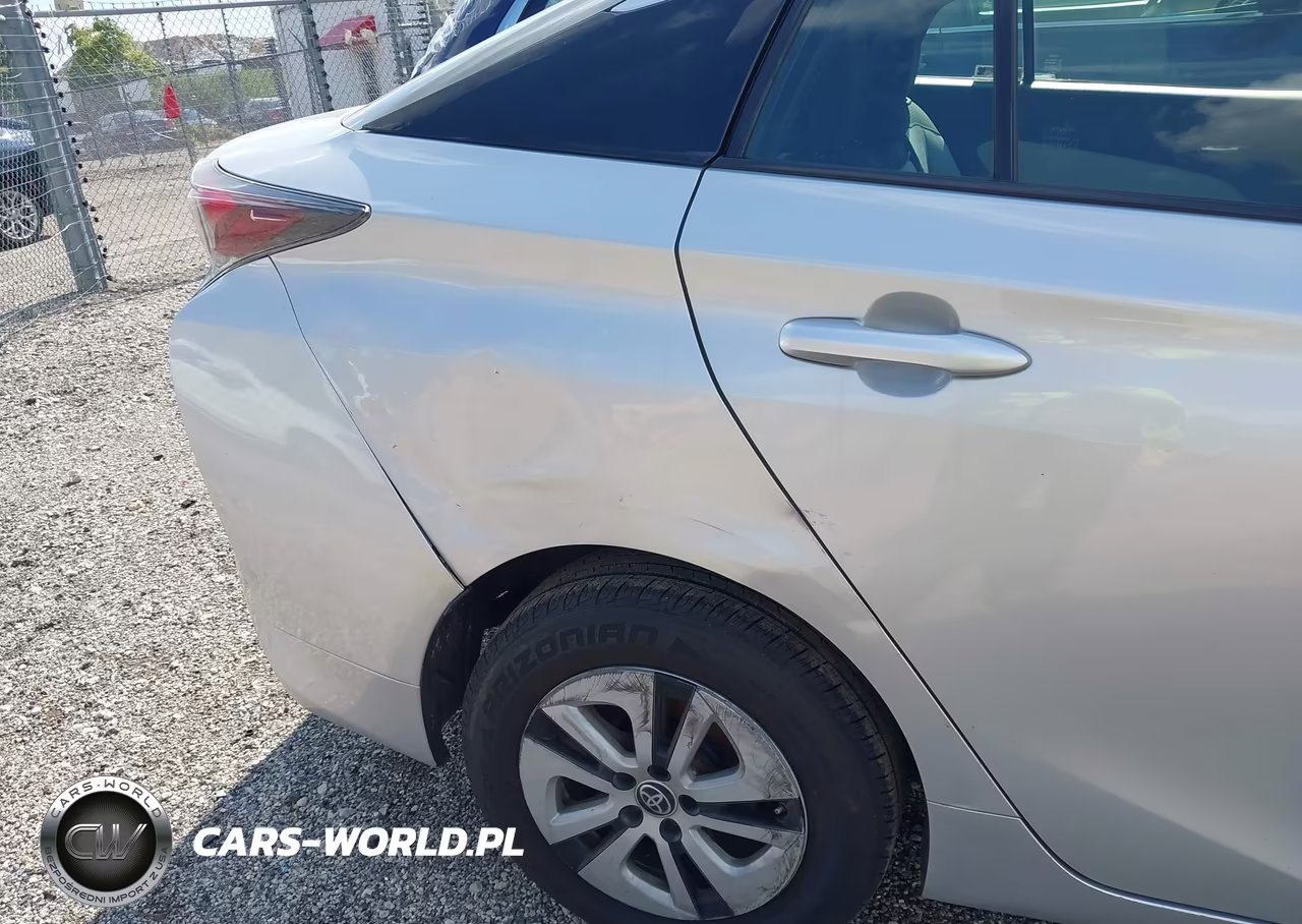 2018 Toyota Prius Two Eco VIN:JTDKARFU4J3545428 - 20
