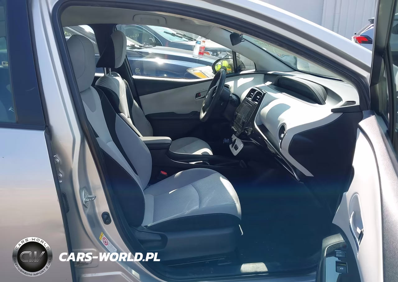 2018 Toyota Prius Two Eco VIN:JTDKARFU4J3545428 - 5