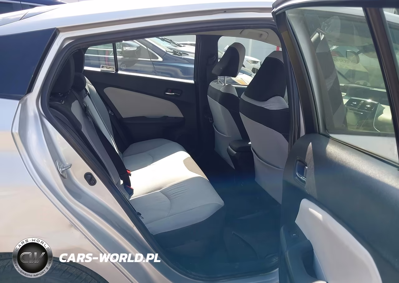 2018 Toyota Prius Two Eco VIN:JTDKARFU4J3545428 - 8