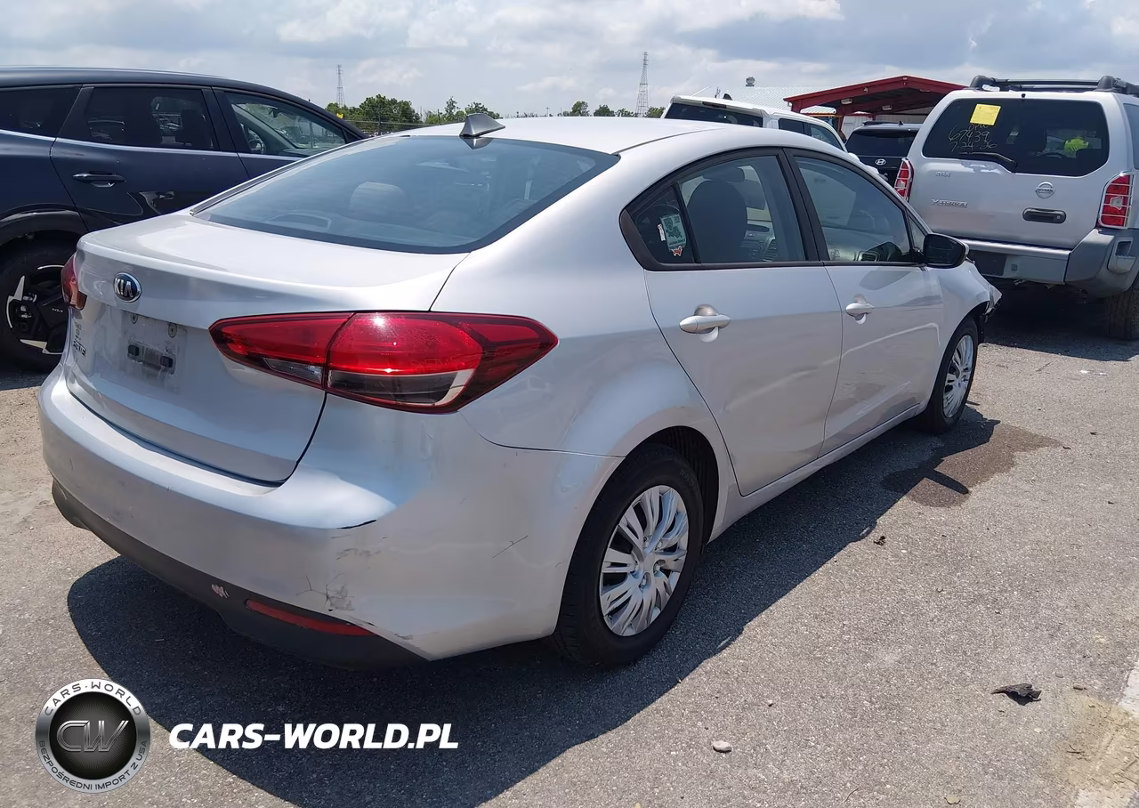 2018 Kia Forte Lx VIN:3KPFK4A76JE218573 - 4