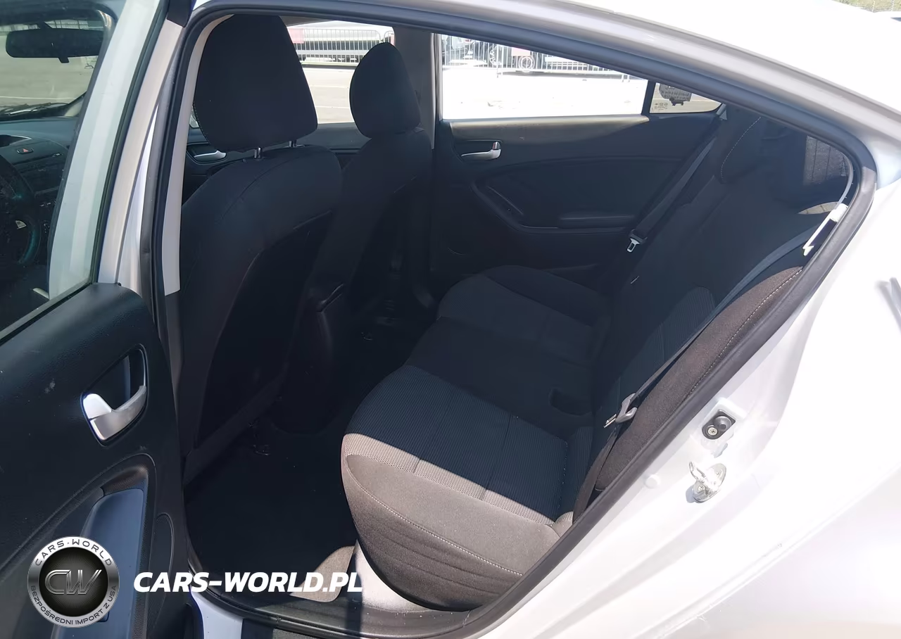 2018 Kia Forte Lx VIN:3KPFK4A76JE218573 - 8