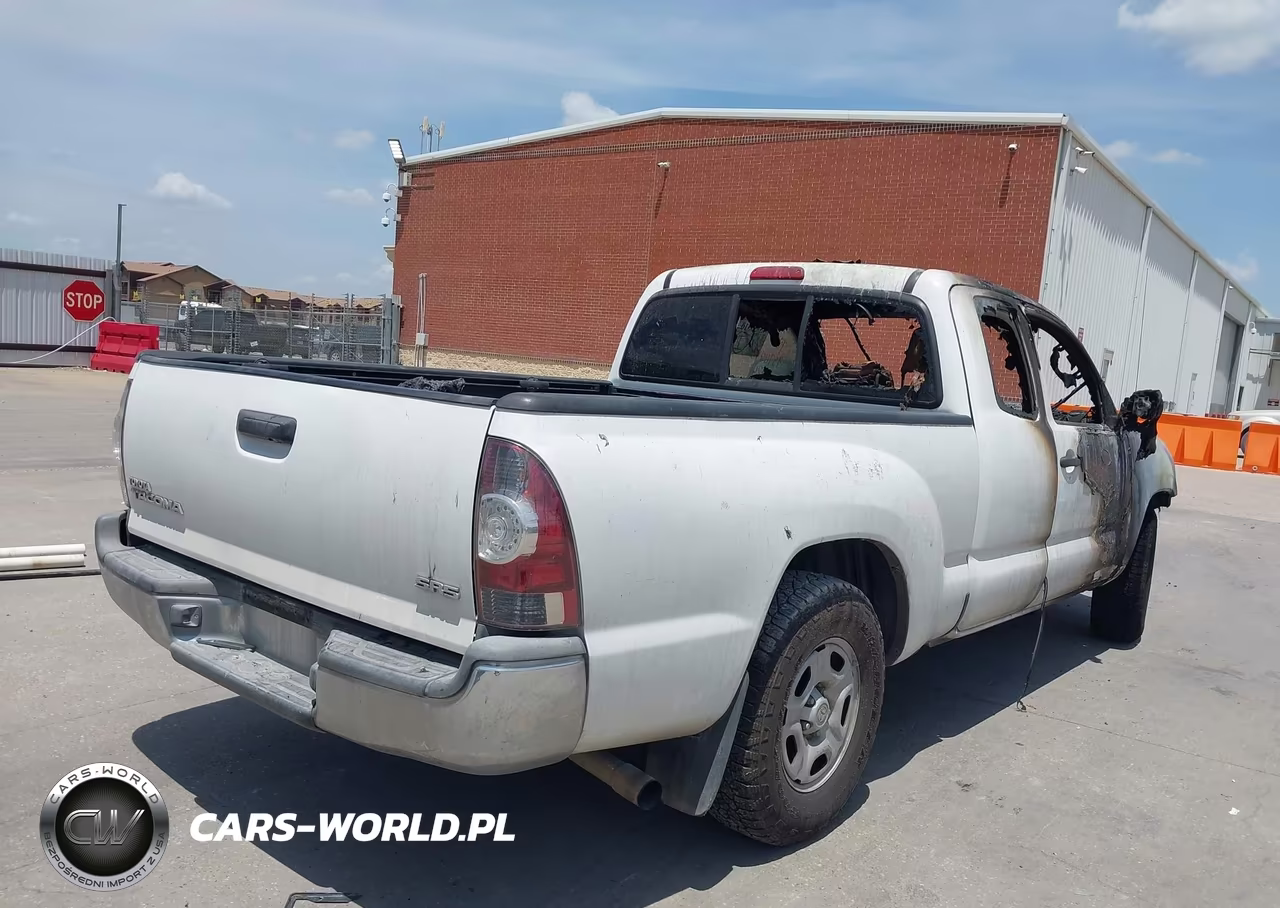 2013 Toyota Tacoma VIN:5TFTX4CN9DX023619 - 4