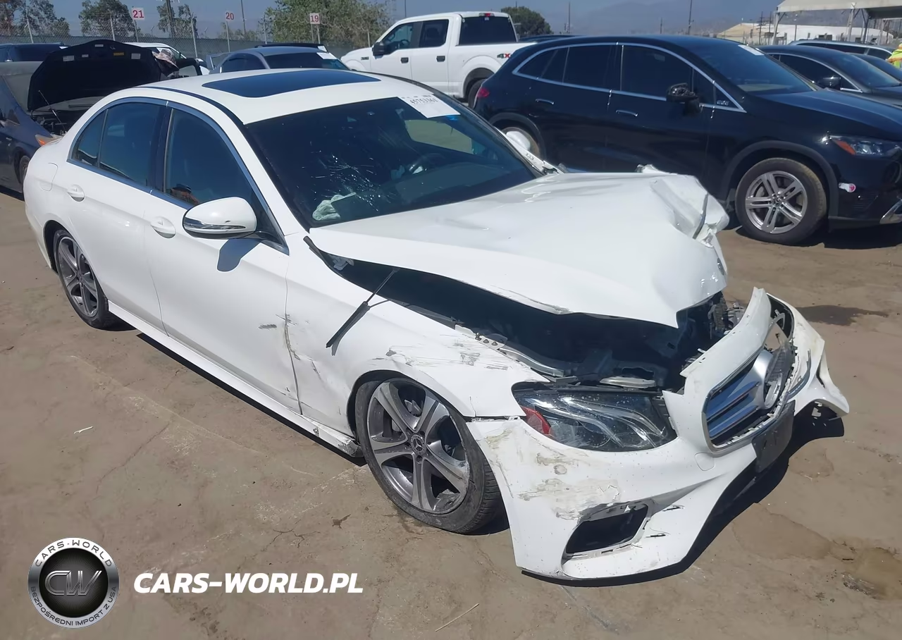 2019 Mercedes-Benz E 300 – zdjęcie 1 z 16