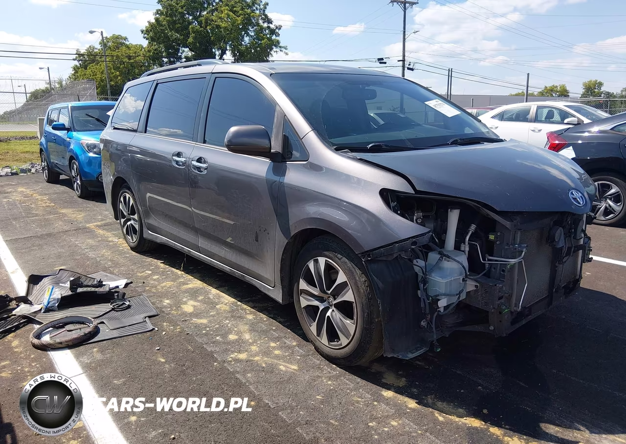2015 Toyota Sienna Se 8 Passenger-Se Premium 8 Passenger – zdjęcie 1 z 17