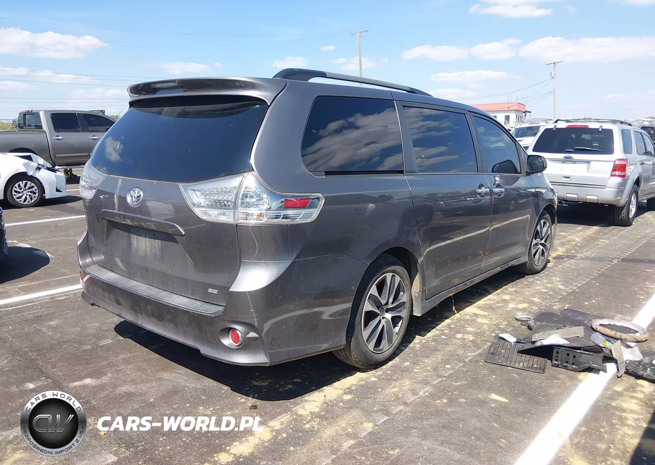 2015 Toyota Sienna Se 8 Passenger-Se Premium 8 Passenger VIN:5TDXK3DC5FS595917 - 4
