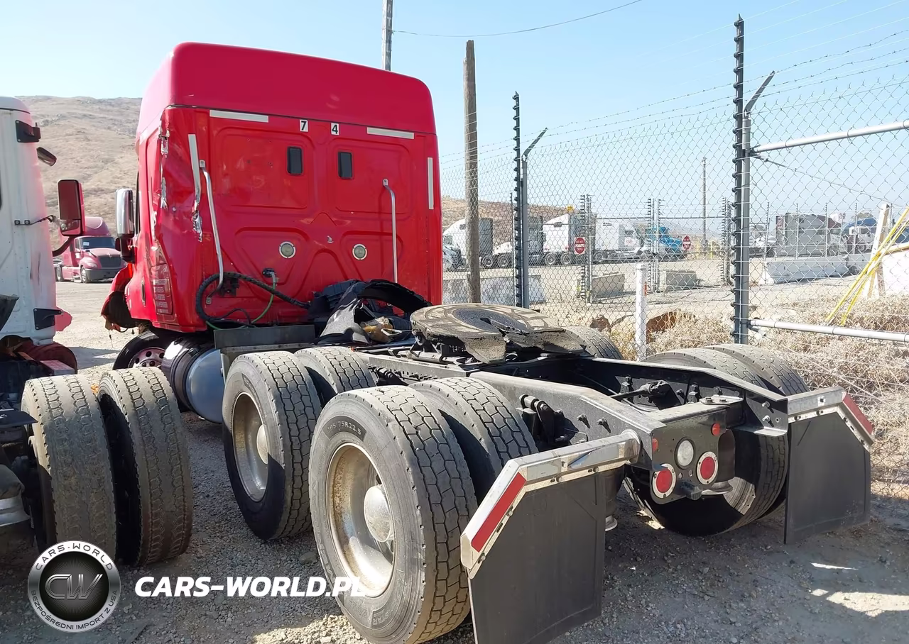 2017 Freightliner Cascadia 113 VIN:3AKJGHDV7HSHN1868 - 3