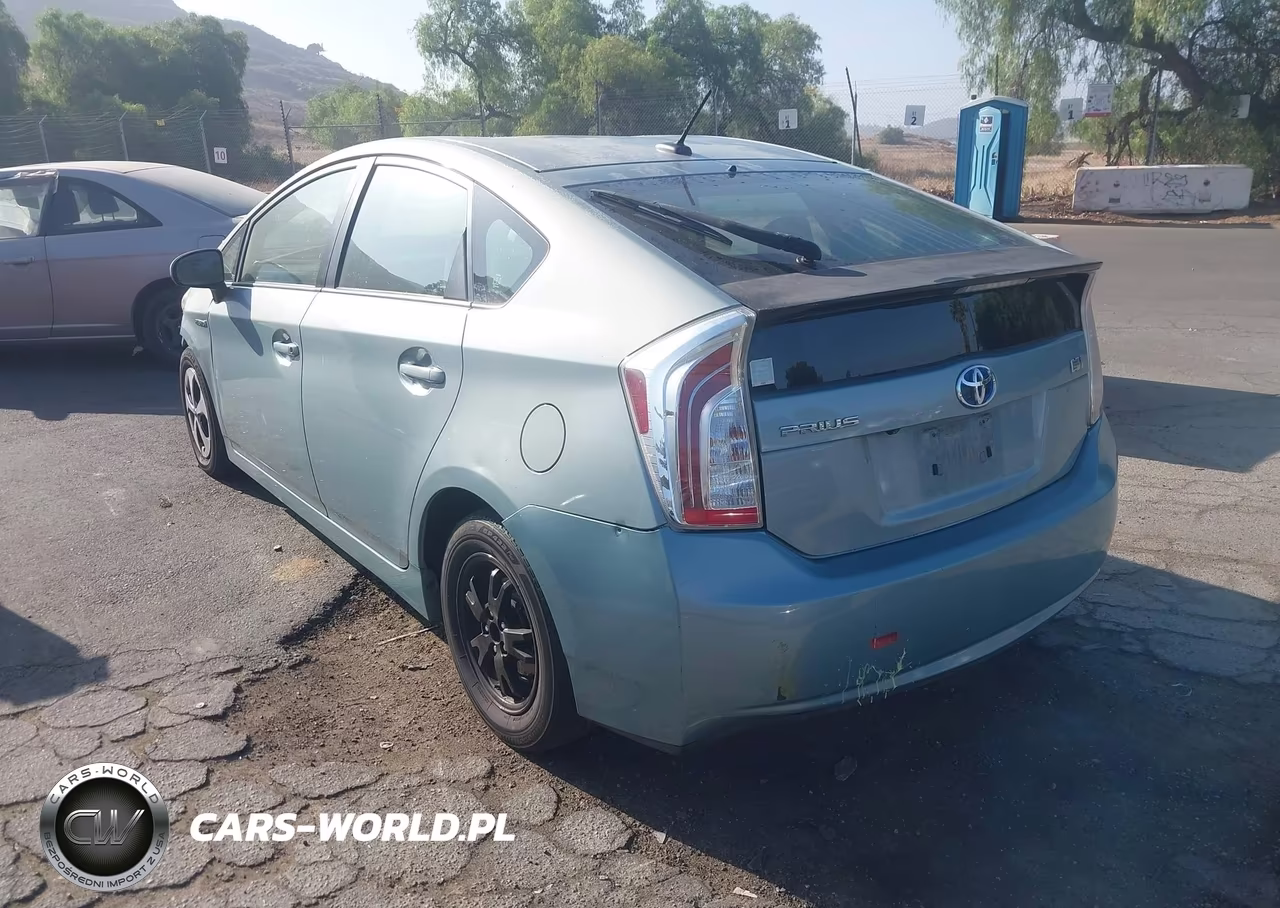 2013 Toyota Prius Four VIN:JTDKN3DU0D5649136 - 3