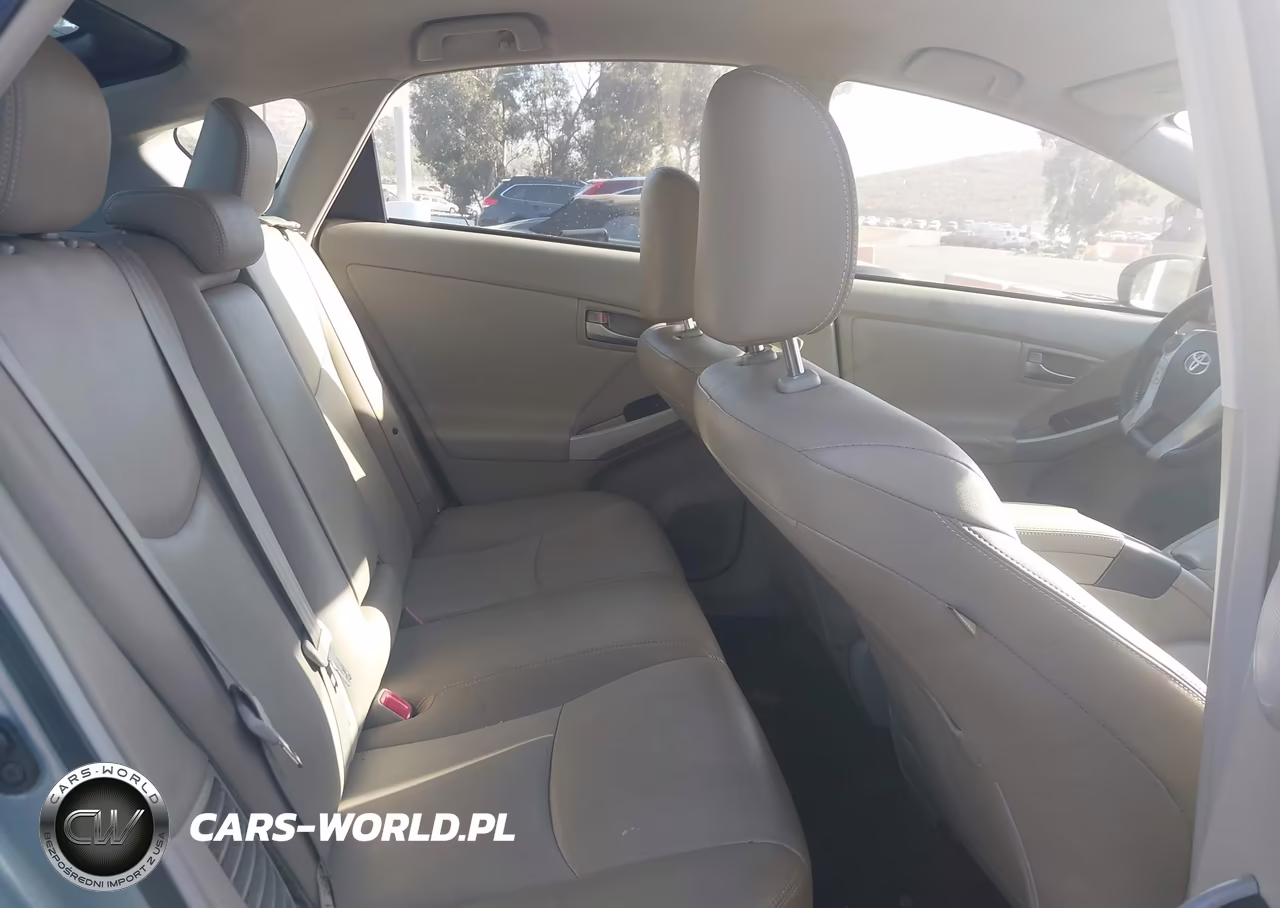 2013 Toyota Prius Four VIN:JTDKN3DU0D5649136 - 8