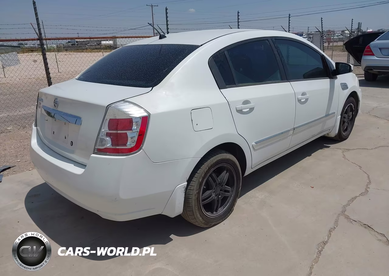 2010 Nissan Sentra 2.0S VIN:3N1AB6AP7AL606335 - 4