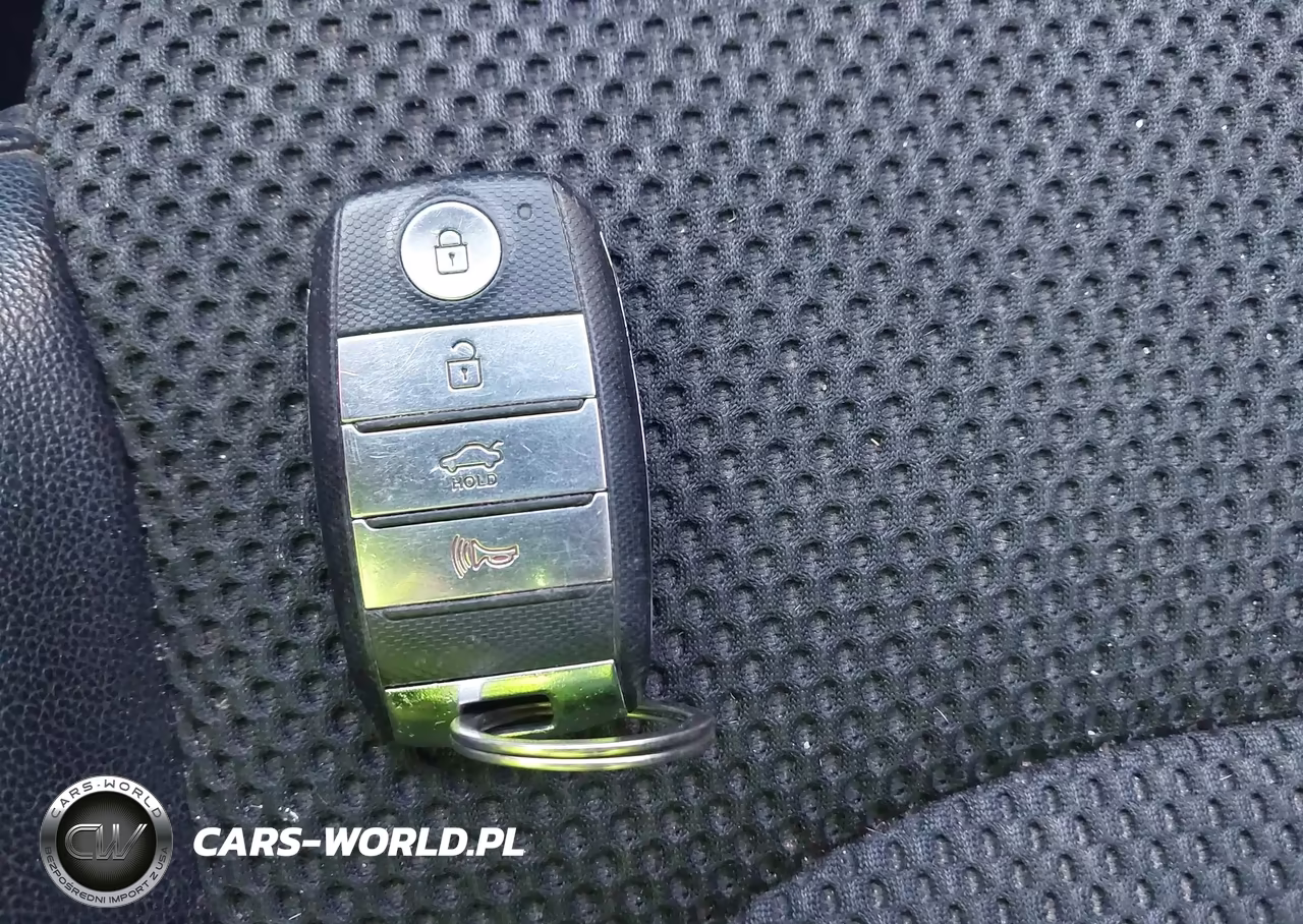 2019 Kia Optima S VIN:5XXGT4L32KG295607 - 11