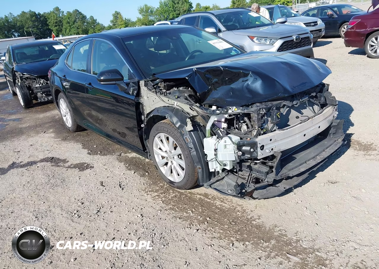 2018 Toyota Camry Le – zdjęcie 1 z 16