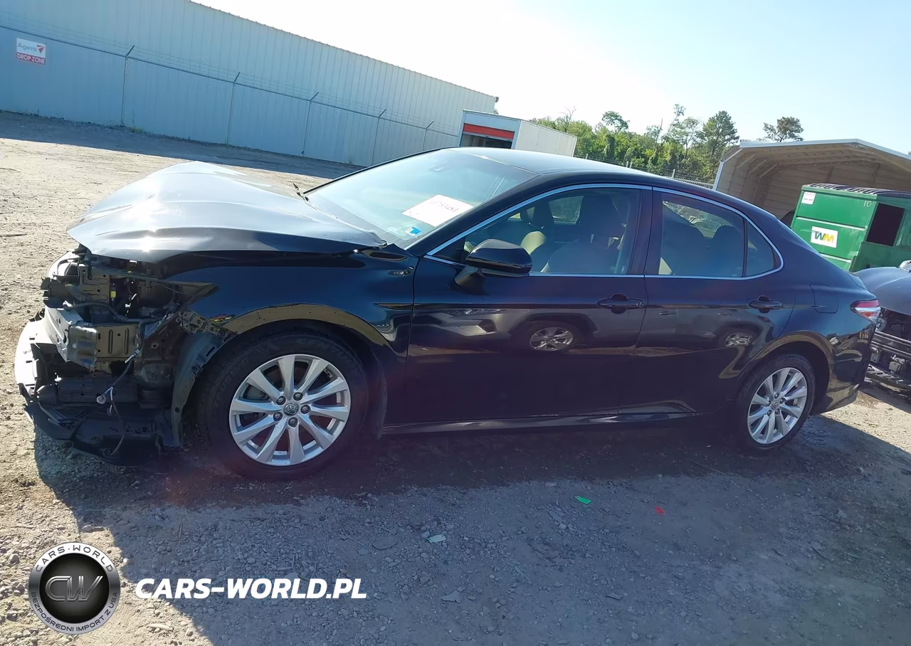 2018 Toyota Camry Le VIN:JTNB11HK8J3030442 - 14
