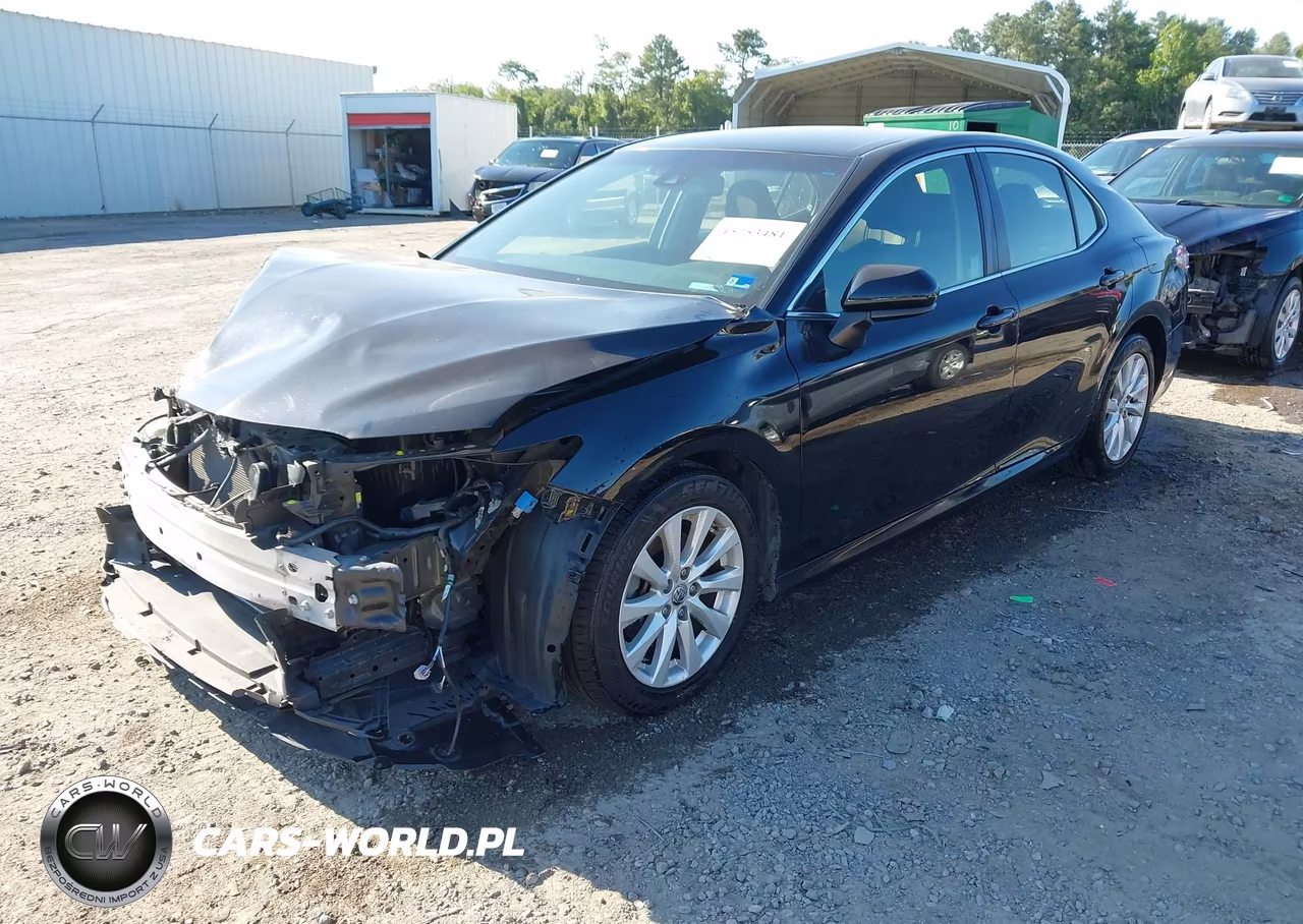 2018 Toyota Camry Le VIN:JTNB11HK8J3030442 - 2