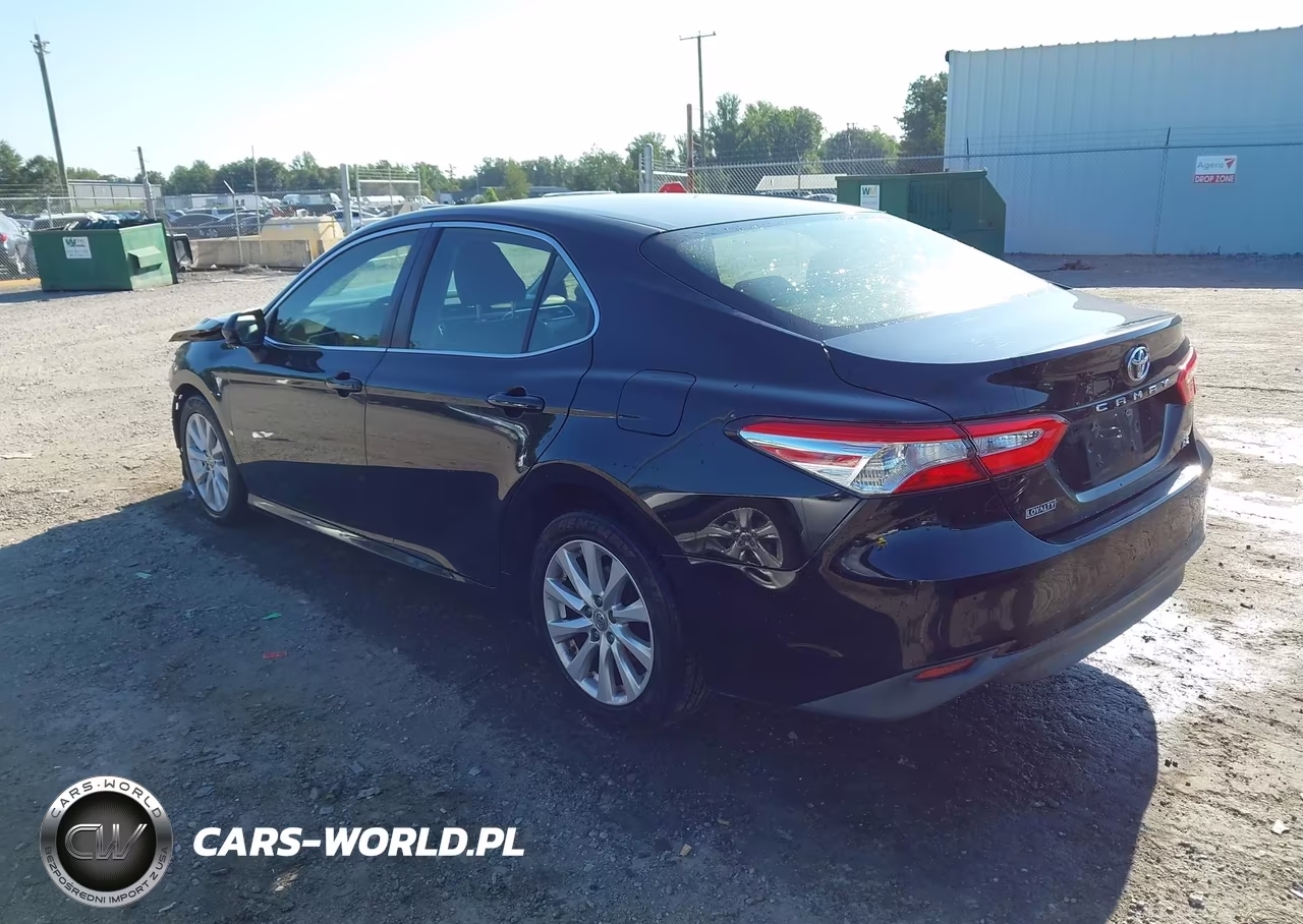 2018 Toyota Camry Le VIN:JTNB11HK8J3030442 - 3