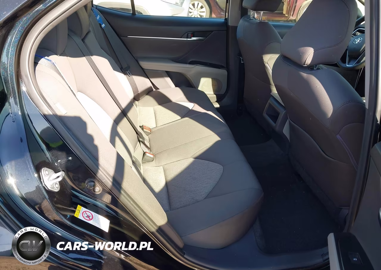 2018 Toyota Camry Le VIN:JTNB11HK8J3030442 - 8