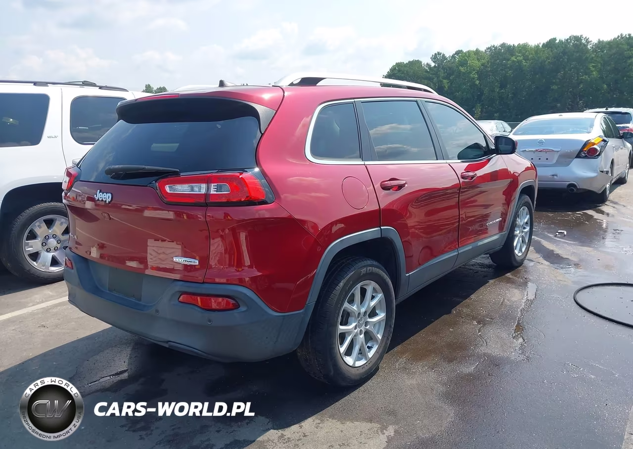 2016 Jeep Cherokee Latitude VIN:1C4PJMCB2GW359938 - 4
