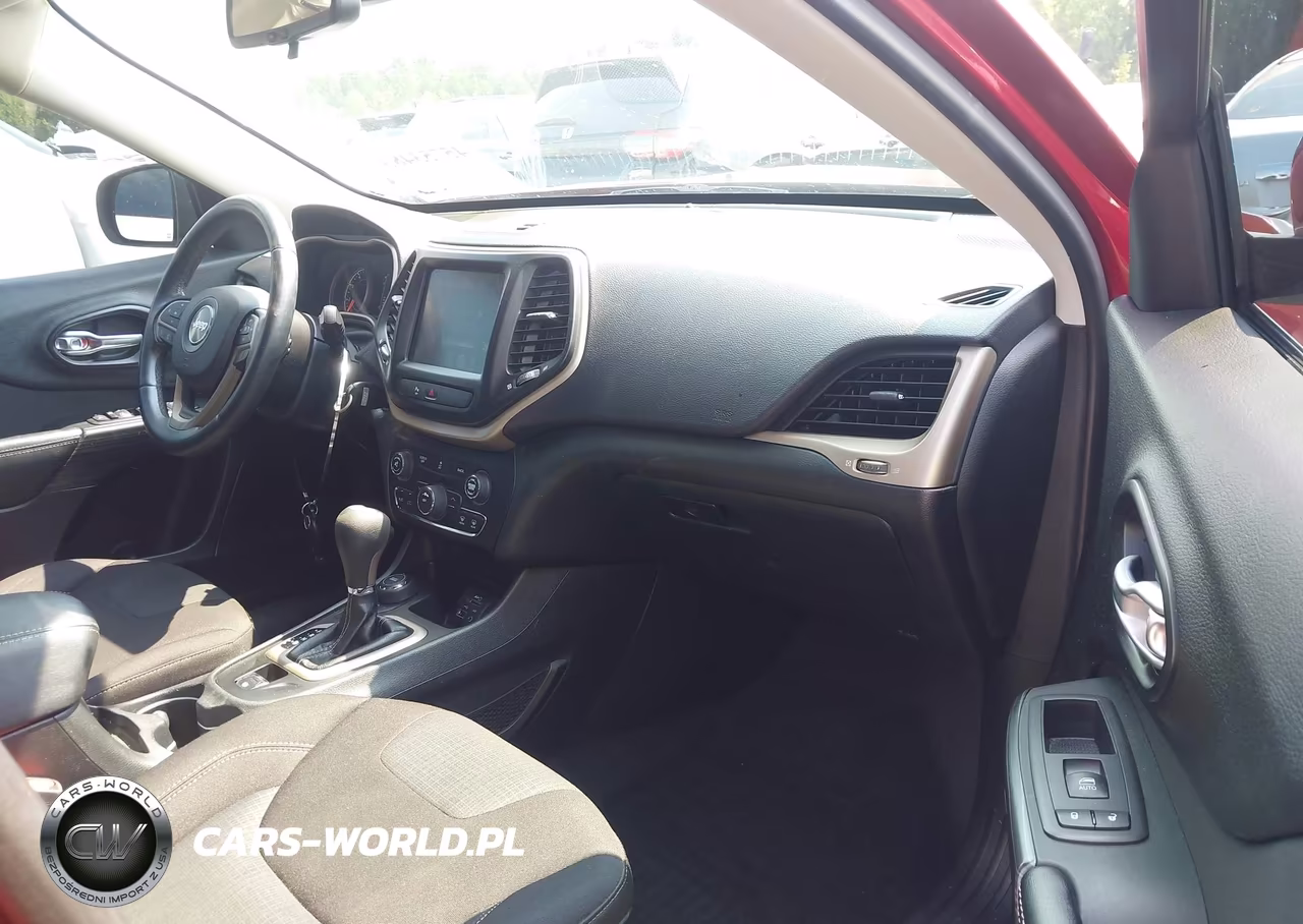 2016 Jeep Cherokee Latitude VIN:1C4PJMCB2GW359938 - 5