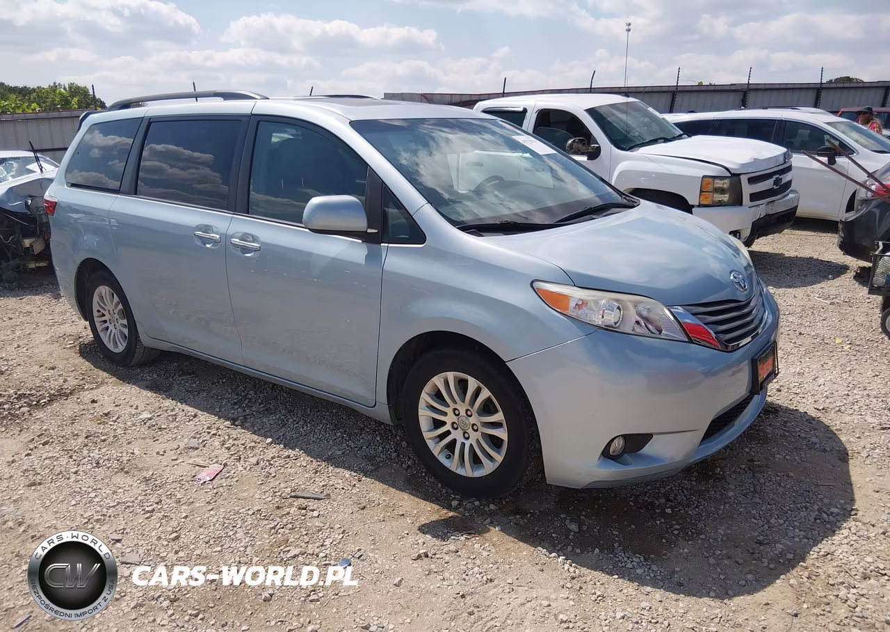 2017 Toyota Sienna Xle 8 Passenger