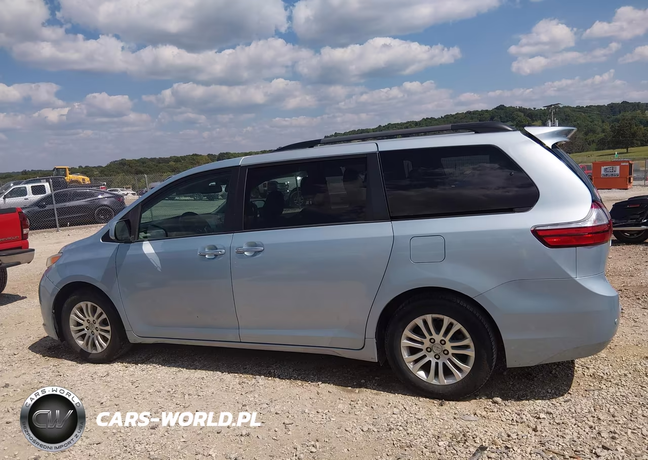 2017 Toyota Sienna Xle 8 Passenger VIN:5TDYZ3DC9HS781706 - 14