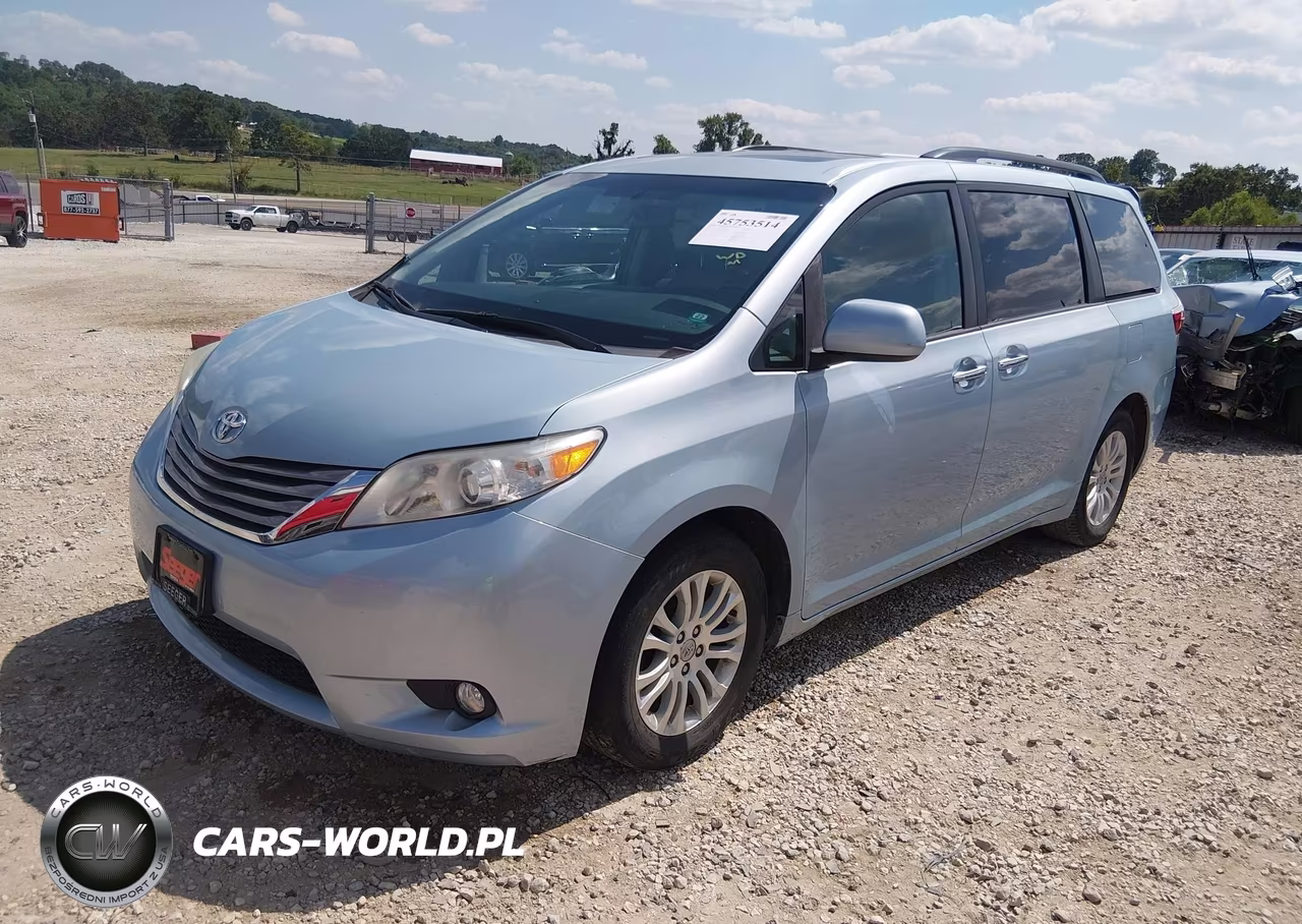 2017 Toyota Sienna Xle 8 Passenger VIN:5TDYZ3DC9HS781706 - 2