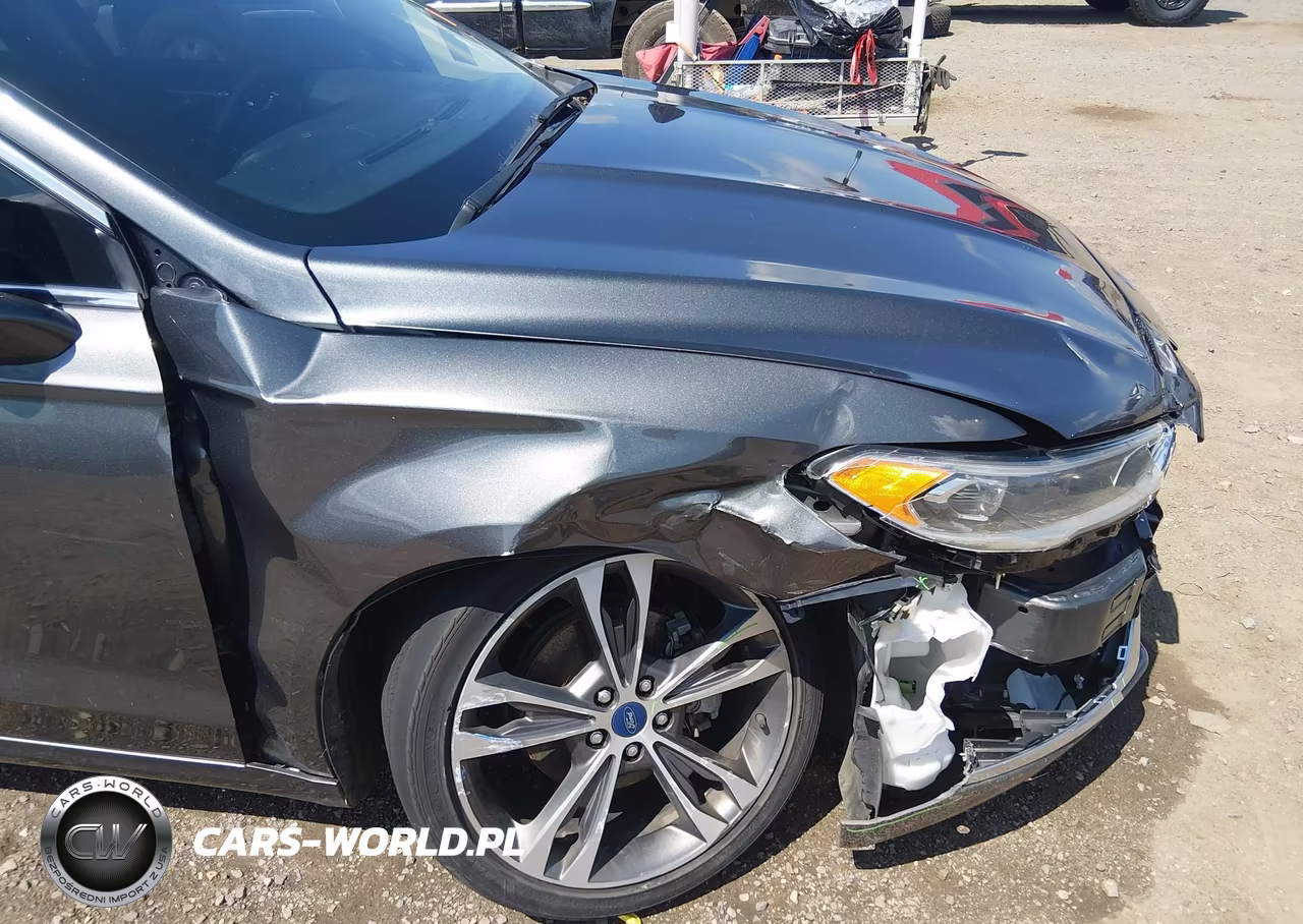 2020 Ford Fusion Titanium VIN:3FA6P0D99LR116662 - 18