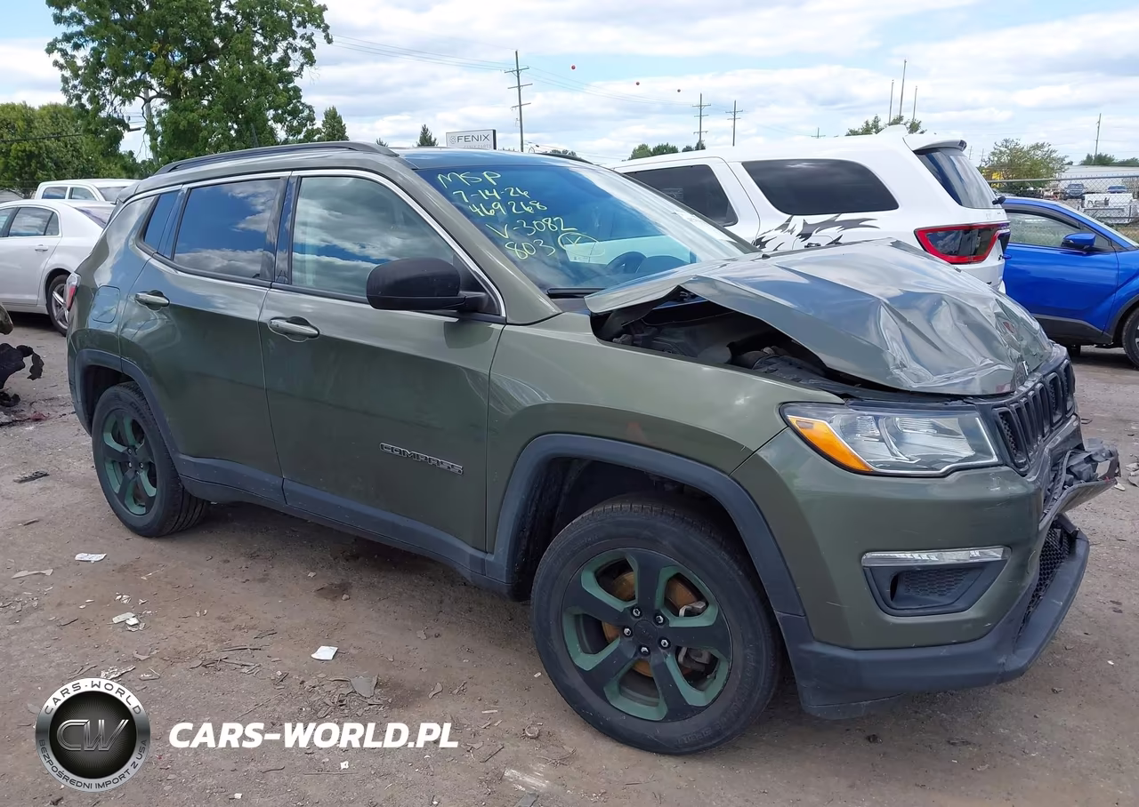 2018 Jeep Compass Latitude 4X4 VIN:3C4NJDBB8JT423082 - 13