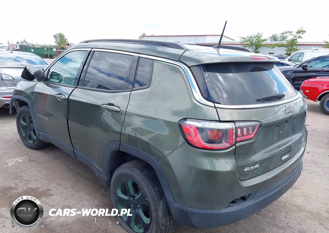 2018 Jeep Compass Latitude 4X4 VIN:3C4NJDBB8JT423082 - 14
