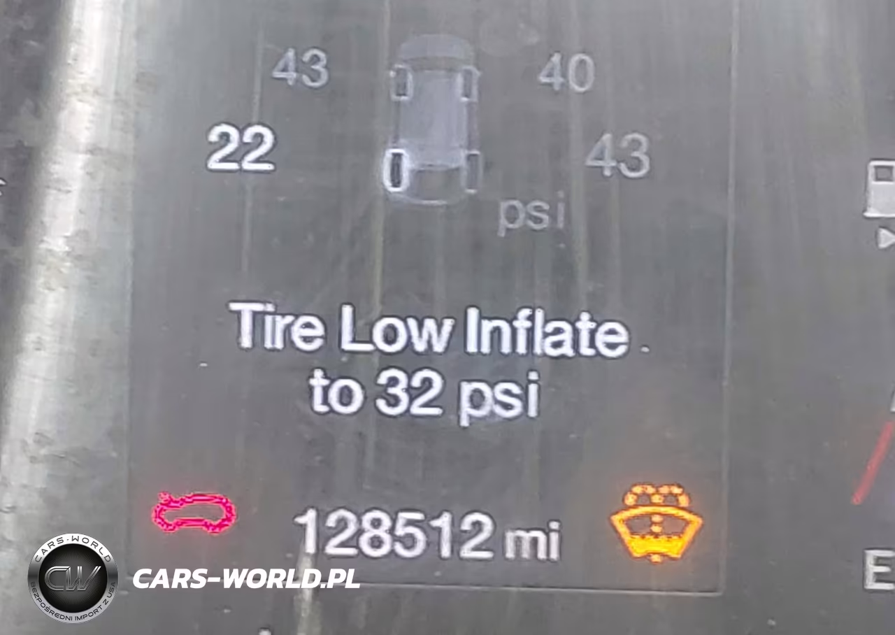 2018 Jeep Compass Latitude 4X4 VIN:3C4NJDBB8JT423082 - 15