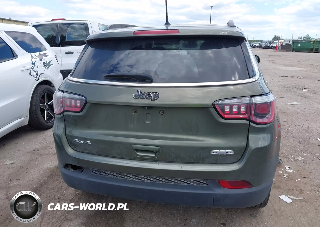 2018 Jeep Compass Latitude 4X4 VIN:3C4NJDBB8JT423082 - 16