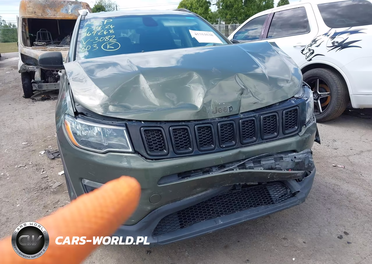 2018 Jeep Compass Latitude 4X4 VIN:3C4NJDBB8JT423082 - 6