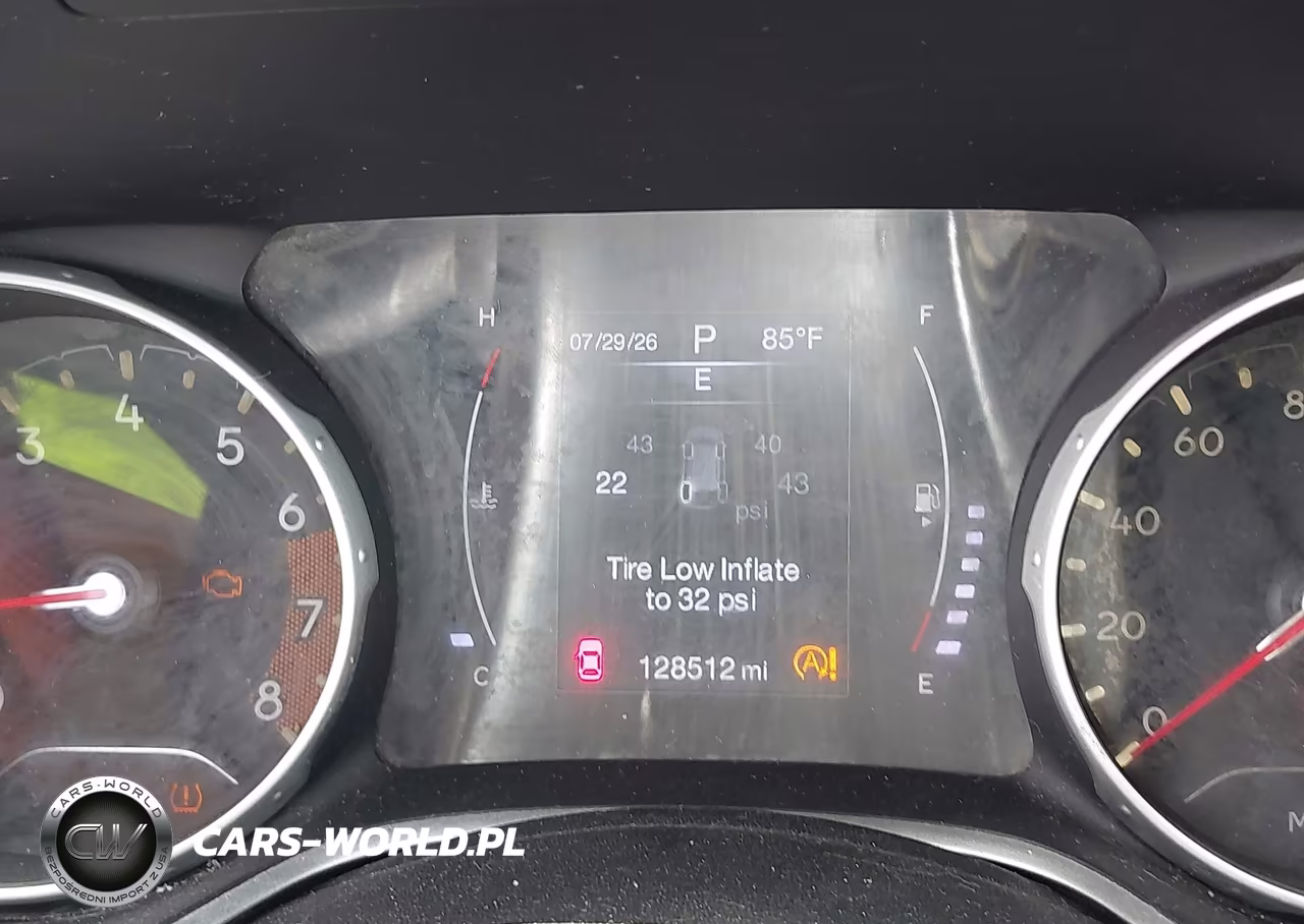 2018 Jeep Compass Latitude 4X4 VIN:3C4NJDBB8JT423082 - 7