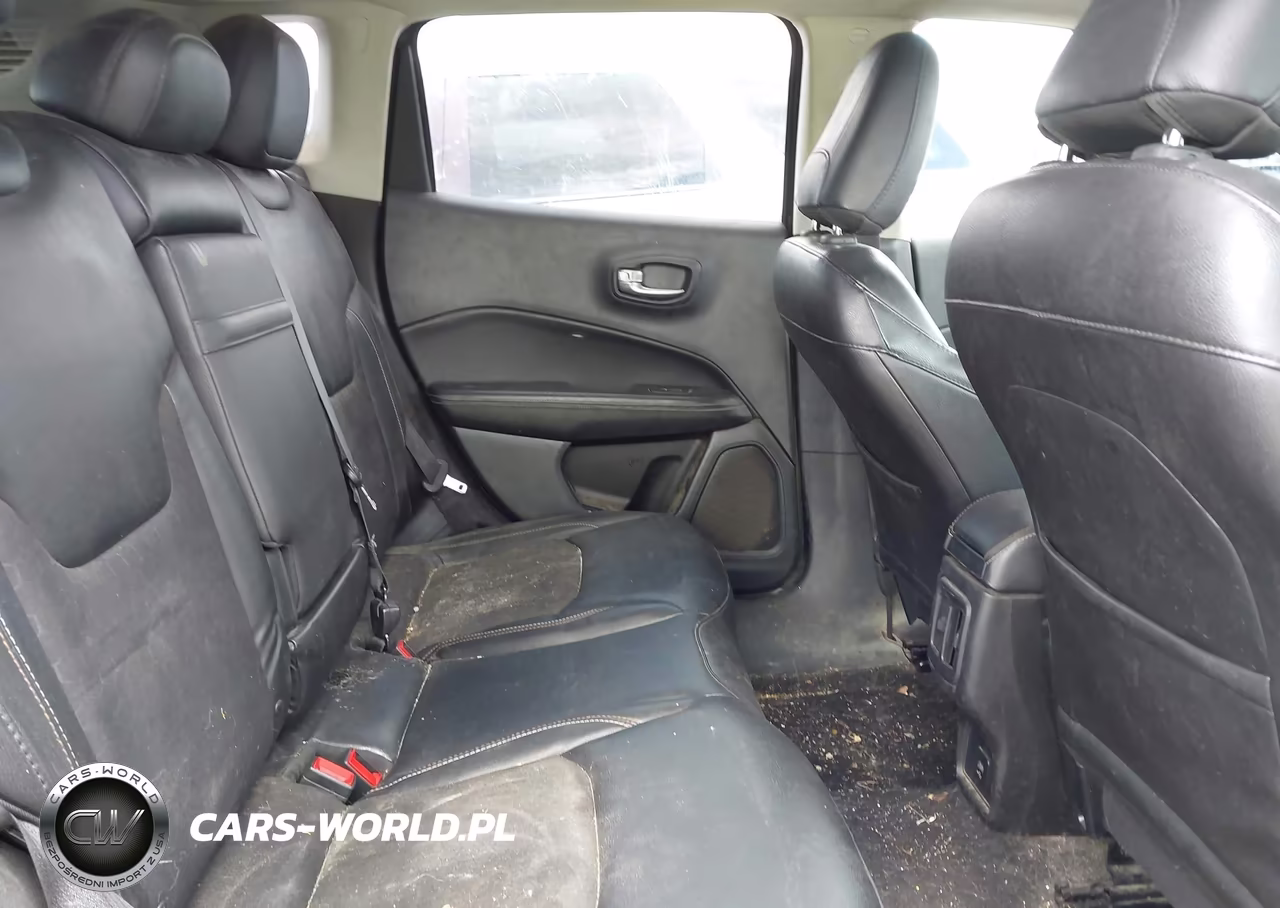 2018 Jeep Compass Latitude 4X4 VIN:3C4NJDBB8JT423082 - 8