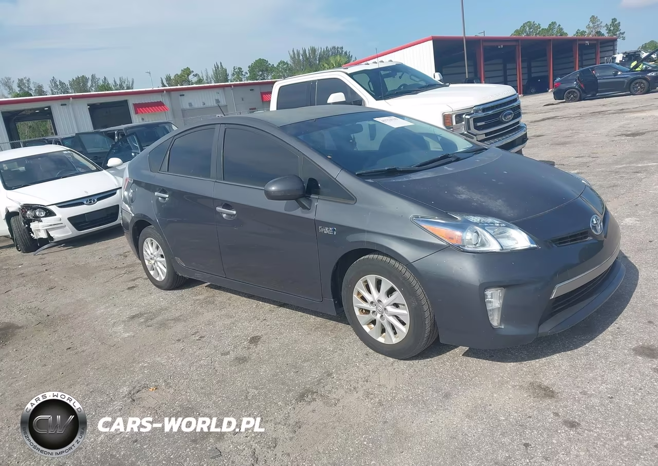 2013 Toyota Prius Plug-In – zdjęcie 1 z 18