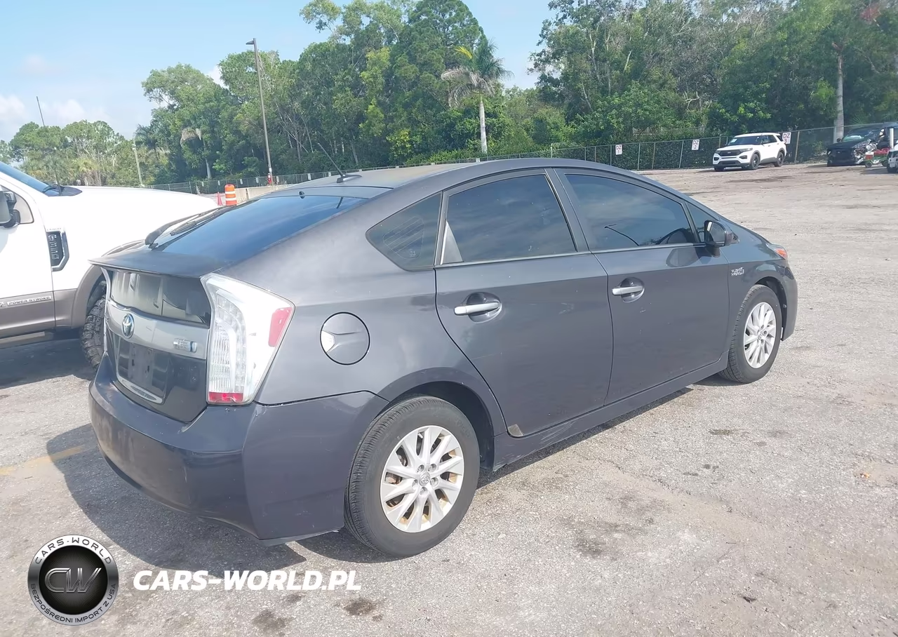 2013 Toyota Prius Plug-In VIN:JTDKN3DP5D3038945 - 4