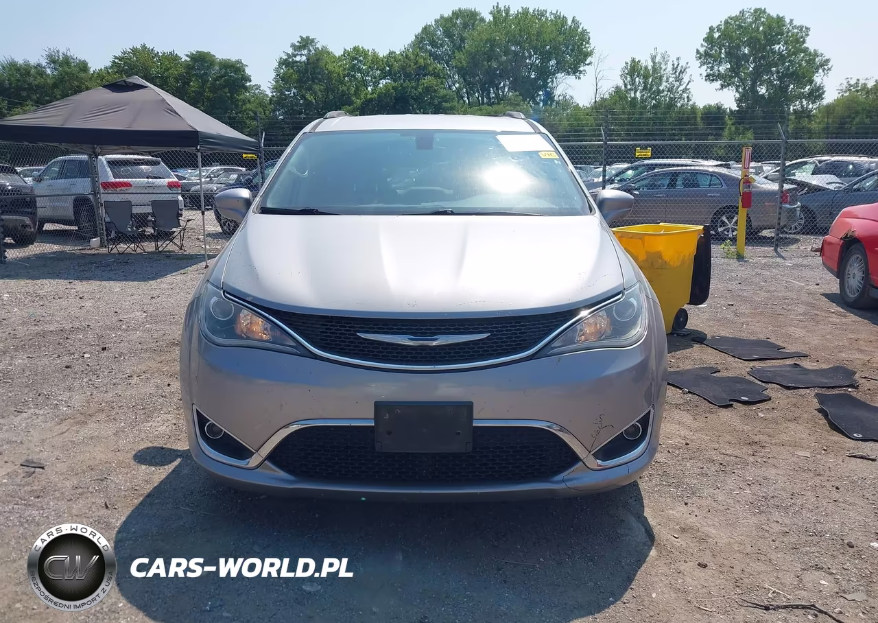 2017 Chrysler Pacifica Touring-L VIN:2C4RC1BG5HR543425 - 12