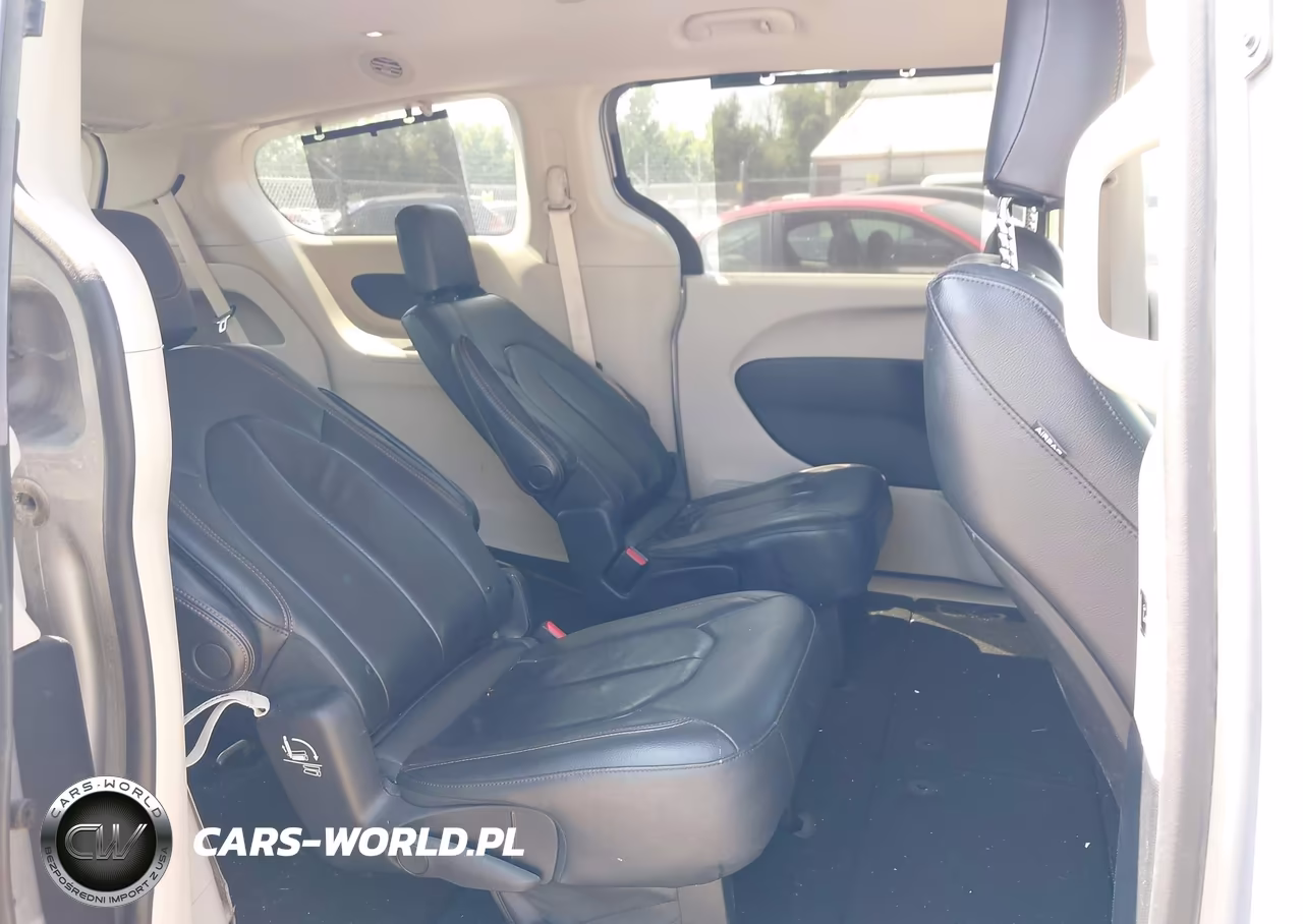 2017 Chrysler Pacifica Touring-L VIN:2C4RC1BG5HR543425 - 8