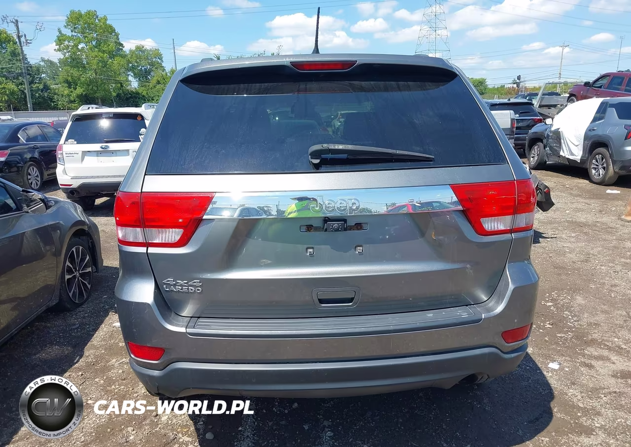 2013 Jeep Grand Cherokee Laredo VIN:1C4RJFAG5DC568509 - 16