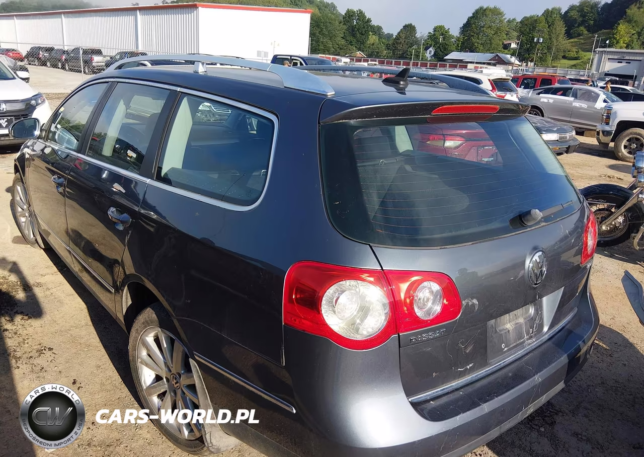 2010 Volkswagen Passat Komfort VIN:WVWXL7AN4AE028395 - 3