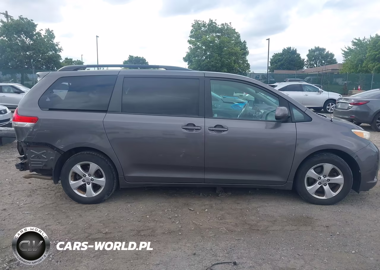 2013 Toyota Sienna Le V6 8 Passenger VIN:5TDKK3DC2DS375643 - 13
