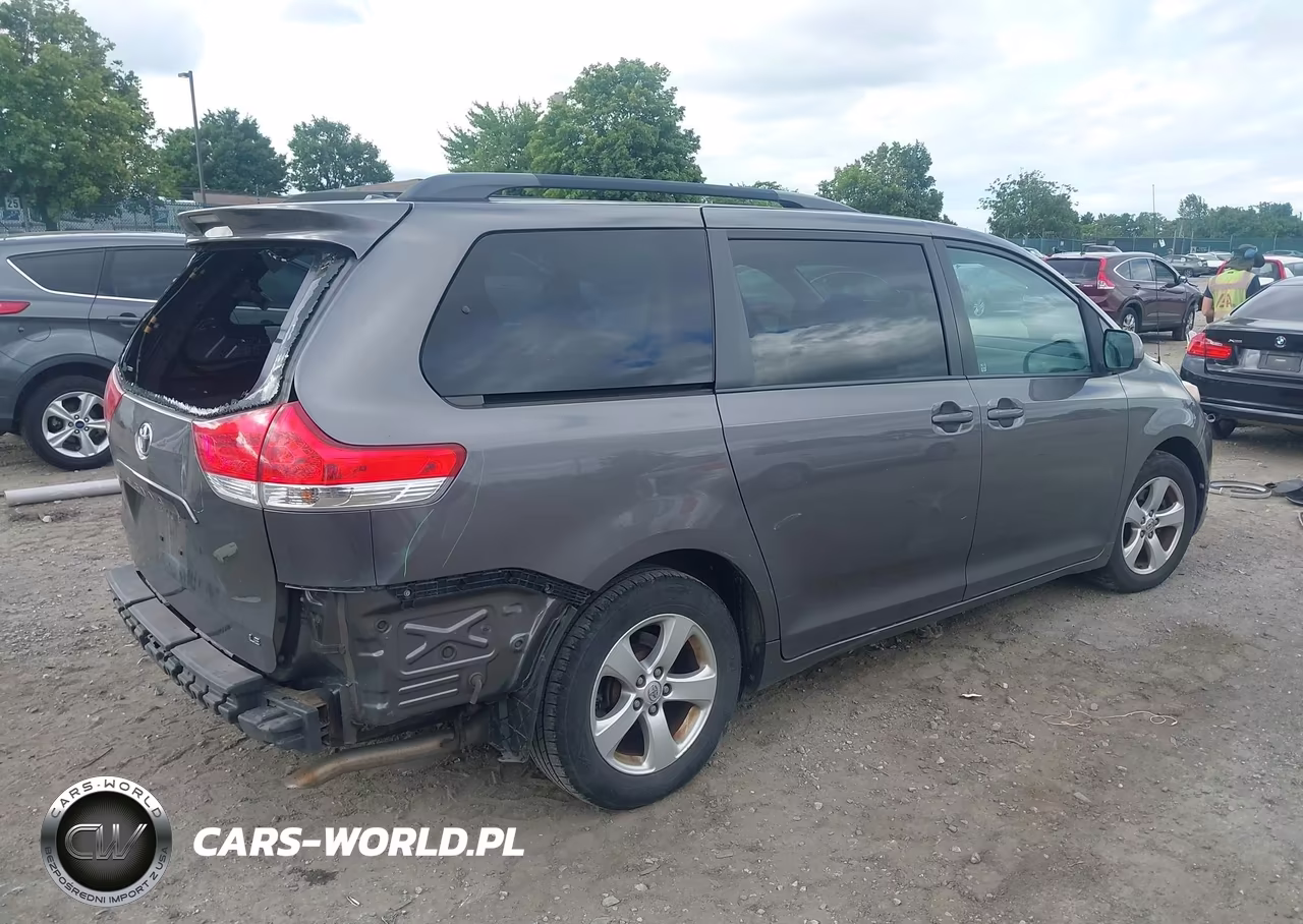 2013 Toyota Sienna Le V6 8 Passenger VIN:5TDKK3DC2DS375643 - 4