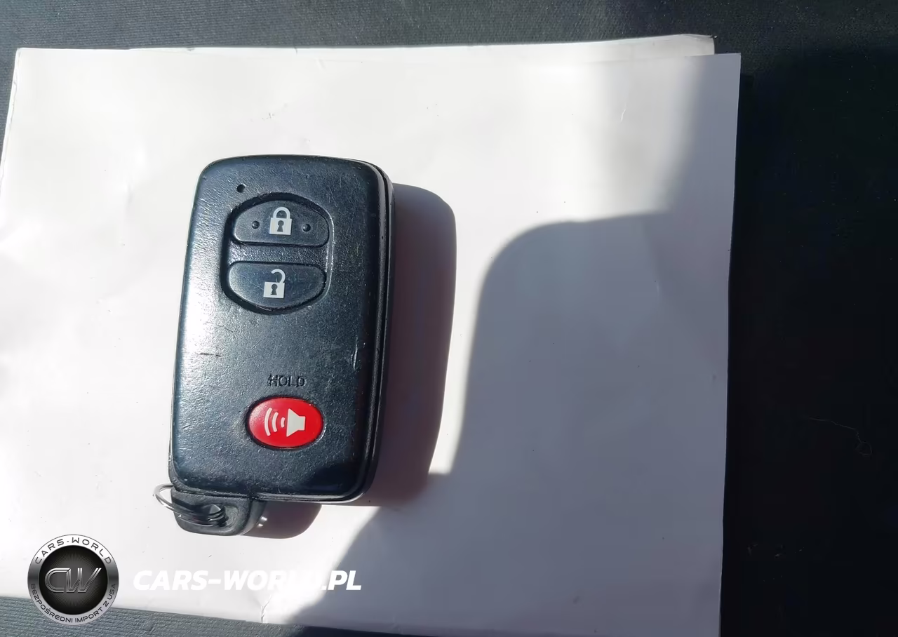 2012 Toyota Prius V Two VIN:JTDZN3EU9C3040439 - 11
