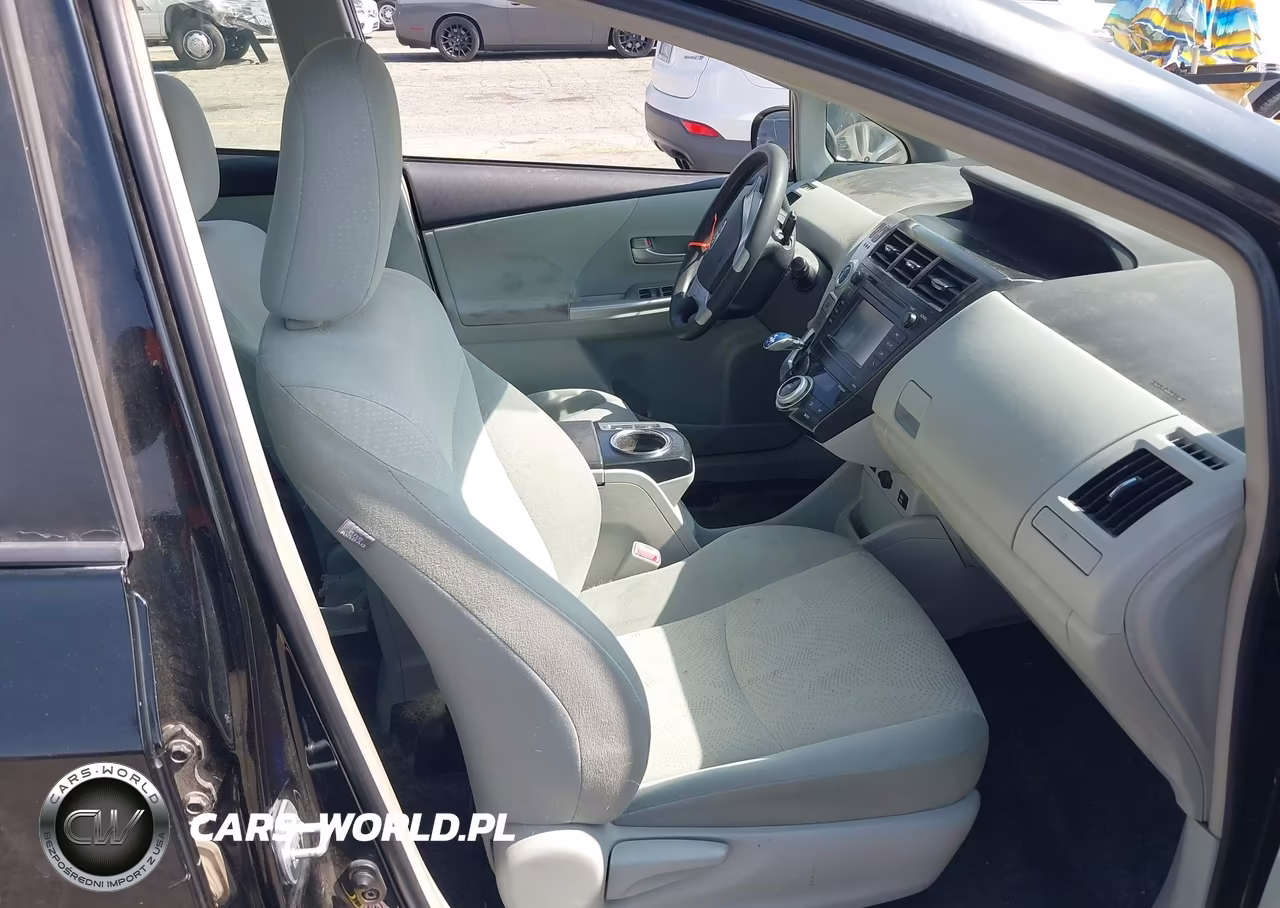 2012 Toyota Prius V Two VIN:JTDZN3EU9C3040439 - 5